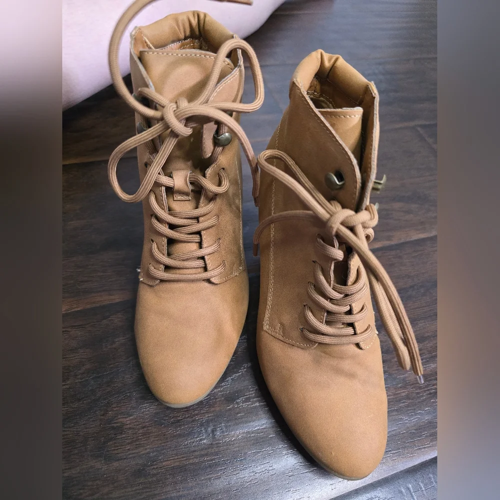 Andiamo Womens Ankle Books Lace Up Heel Tan Size 5.5 - Picture 8 of 10